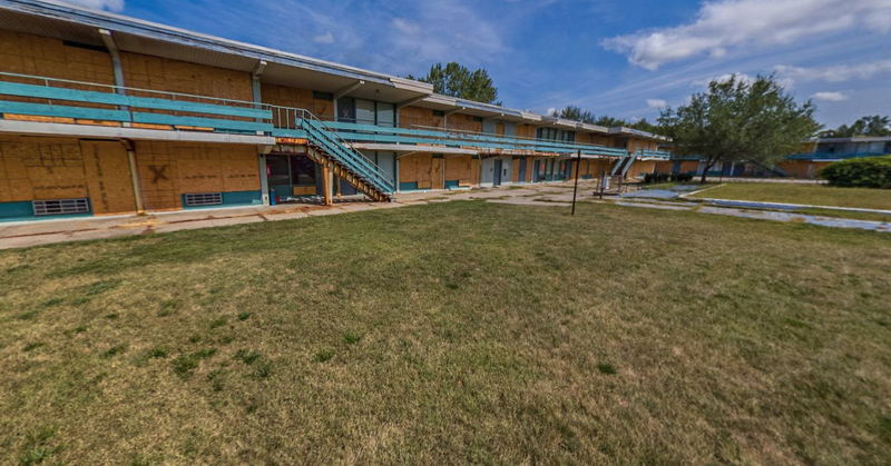 Travel Inn (Hills Travel Inn, New Harbor Condominiums) - 2020 Street View (newer photo)